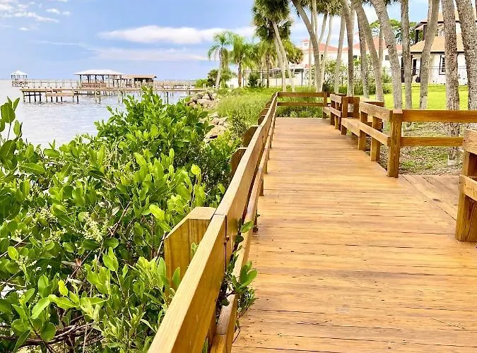 A Cozy Space Coast Retreat