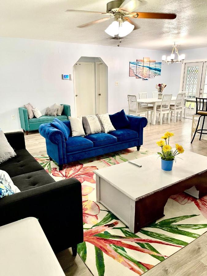 A Cozy Space Coast Retreat Holiday home *